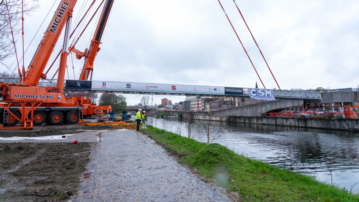 La Passerelle des Reflets, le lien